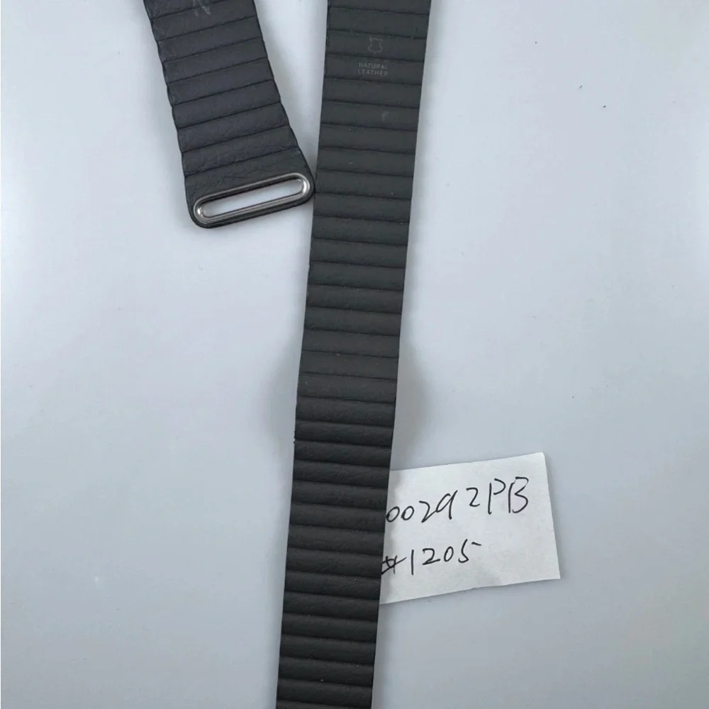 Apple leather band 44mm (read)